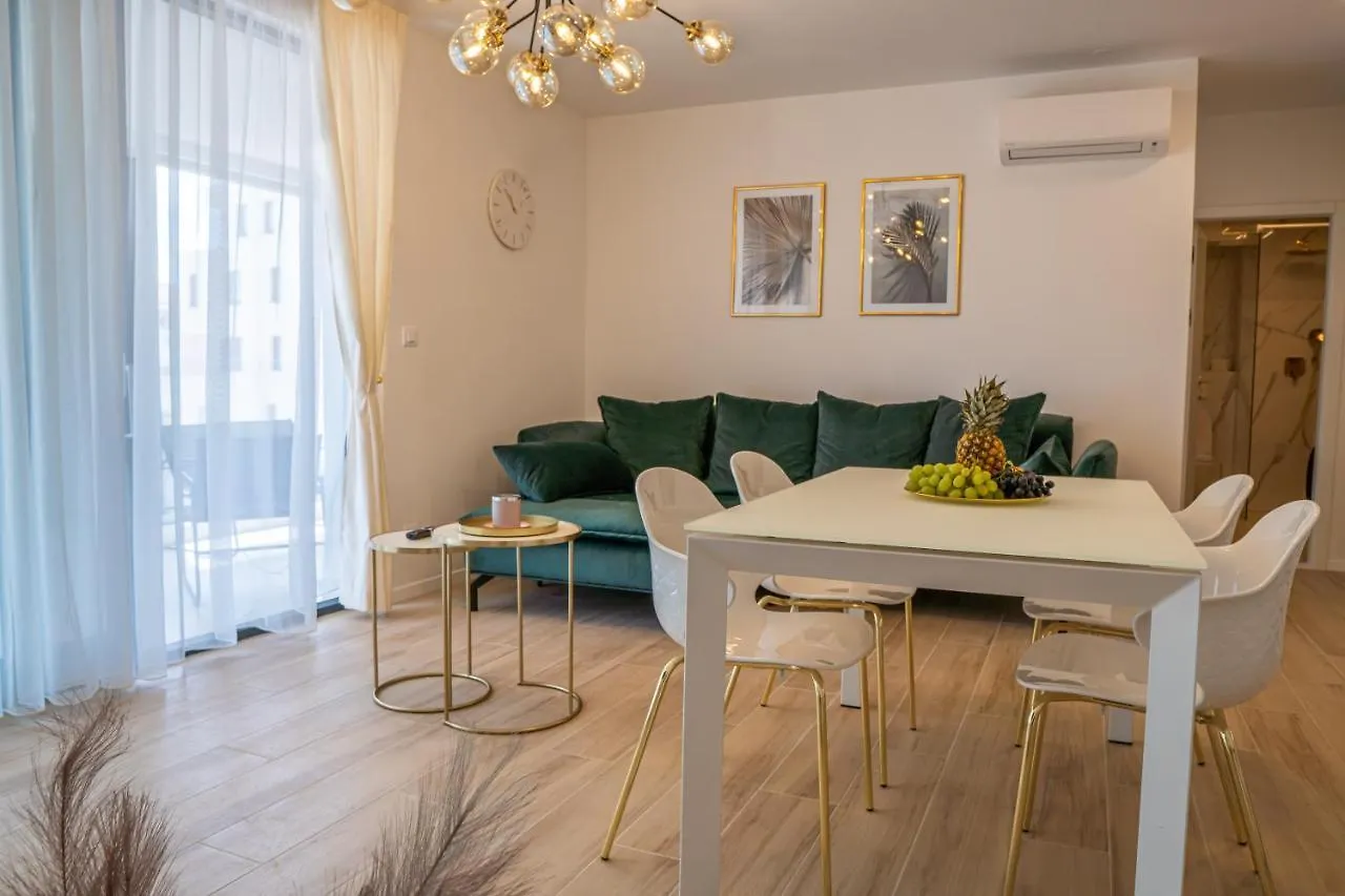 Golden Luxury Apartment سبليت