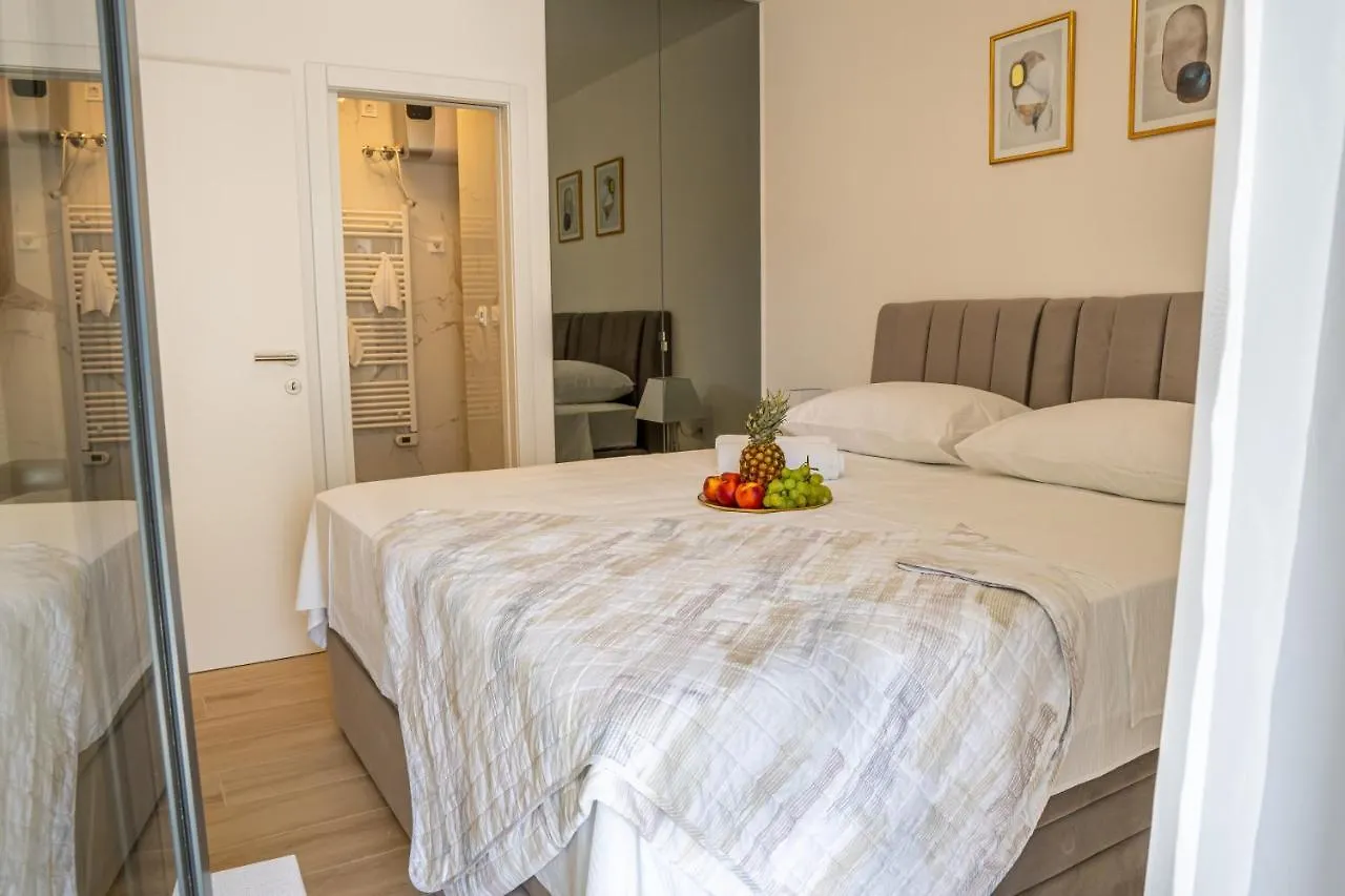Golden Luxury Apartment Split
