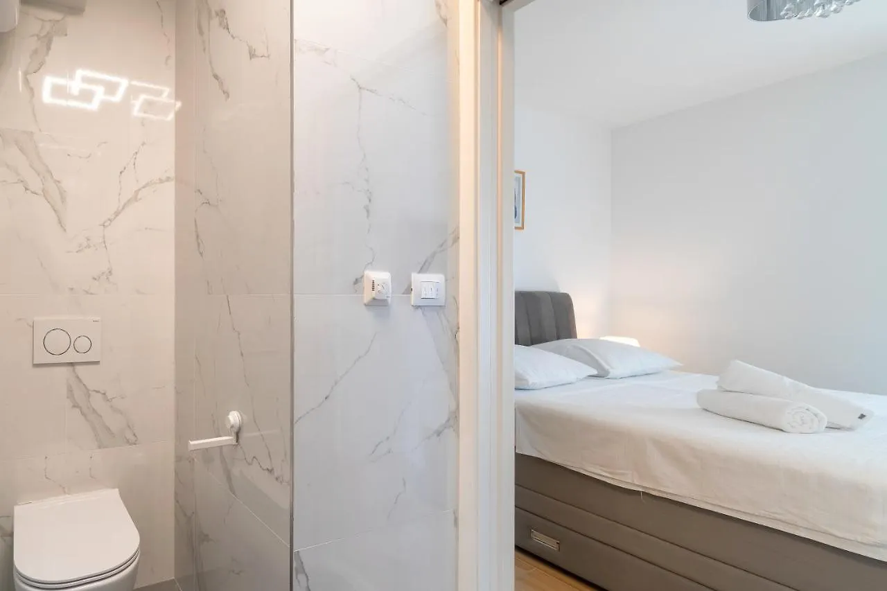 Golden Luxury Apartment Split