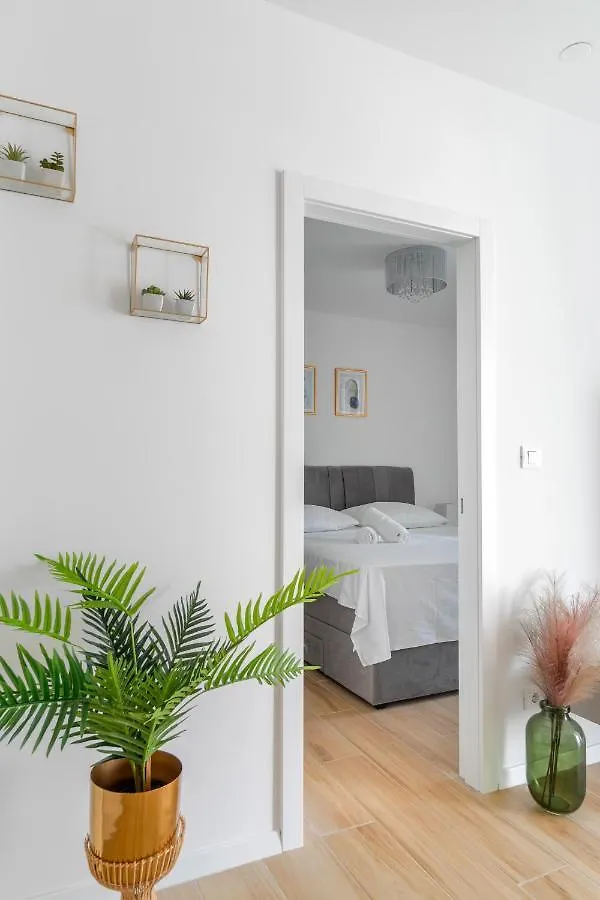 Golden Luxury Apartment Split